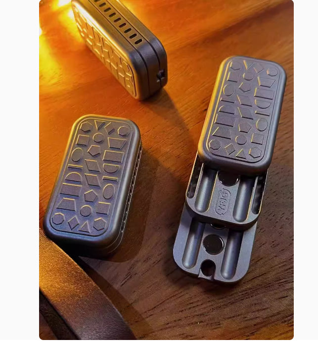 Ha Lu Player Titanium Alloy Magnetic Push Card